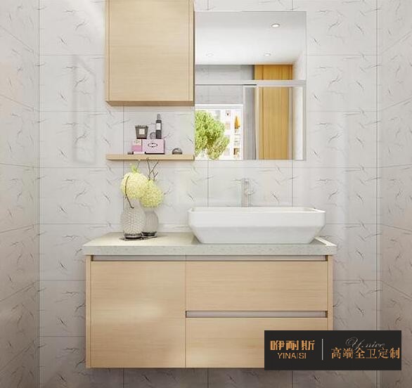 小巧的吊柜，滿足衛(wèi)生間日常收納;設(shè)置隔板，方便洗漱用品擺放。