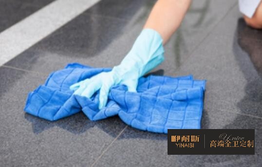 做完測試后將柜體擦拭干凈。